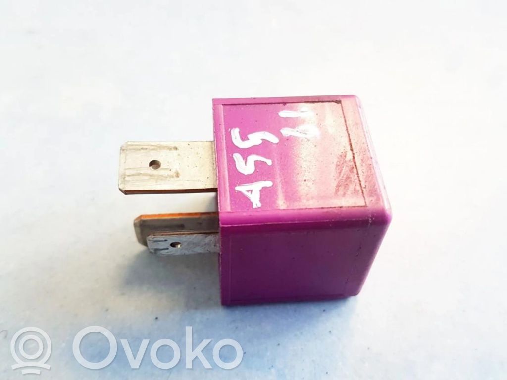 Inne przekaźniki   90494959,90494959