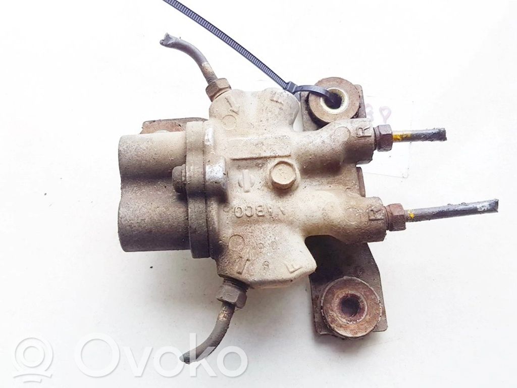 Nissan Almera Air suspension compressor 