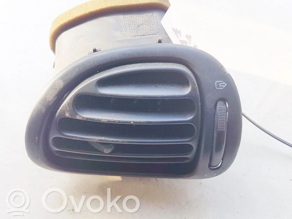 Peugeot 206 Griglia di ventilazione centrale cruscotto