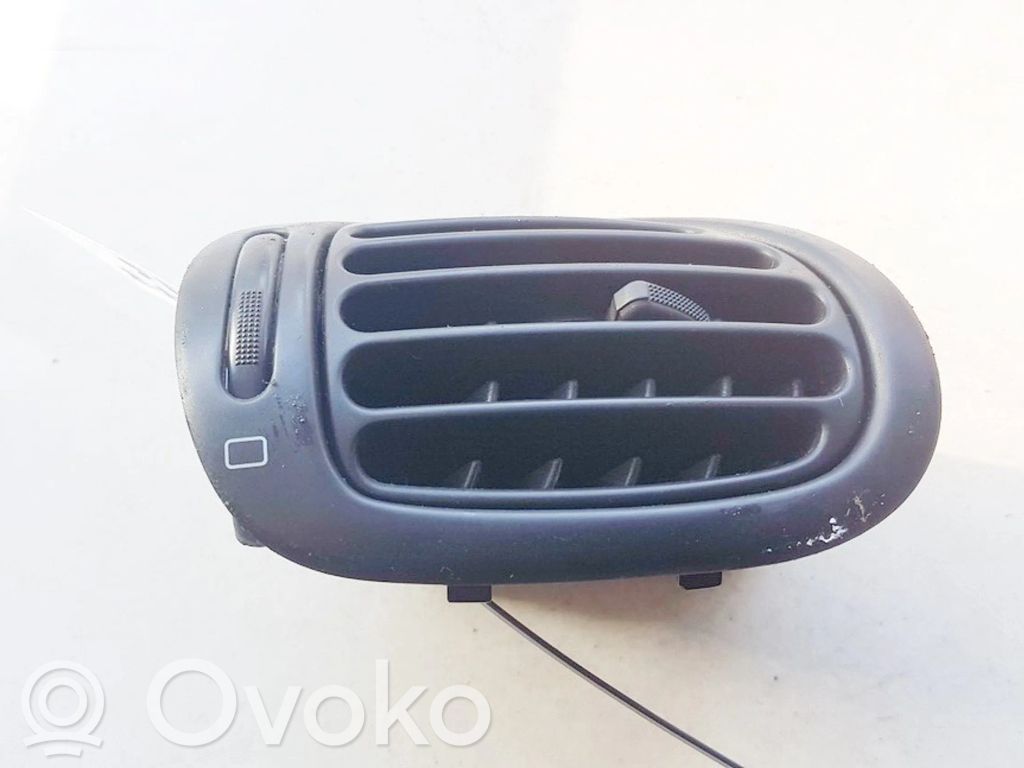 Peugeot 206 Grille d'aération centrale 
