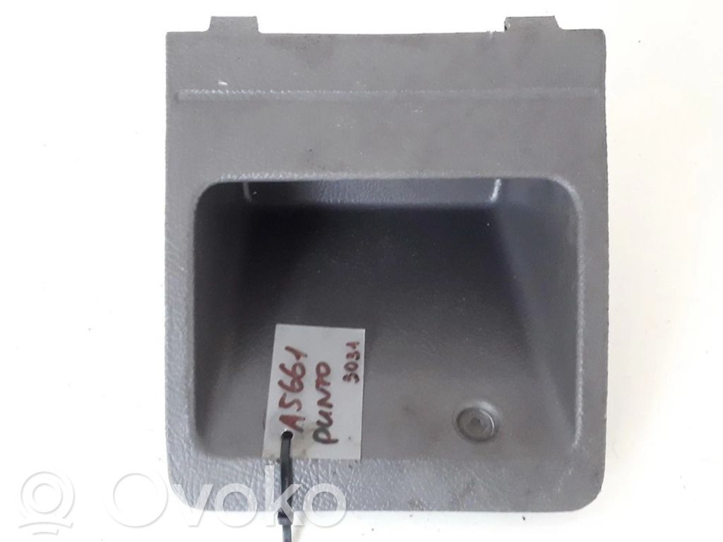 Fiat Punto (176) Hansikaslokero 