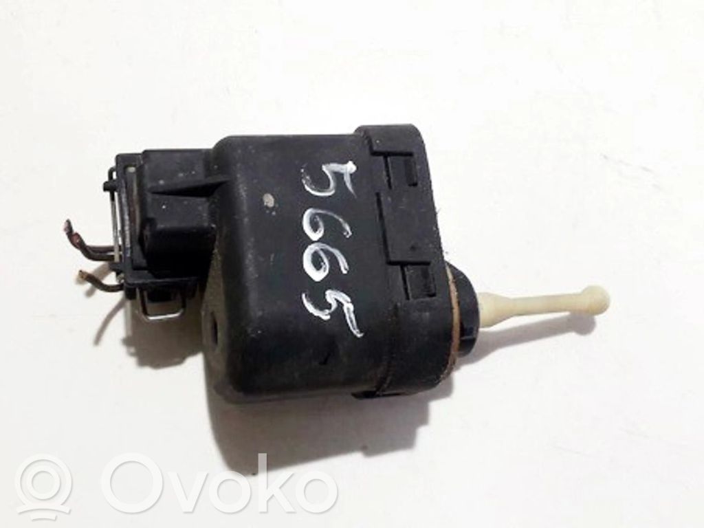 Audi A4 S4 B5 8D Motor reglare nivel far 