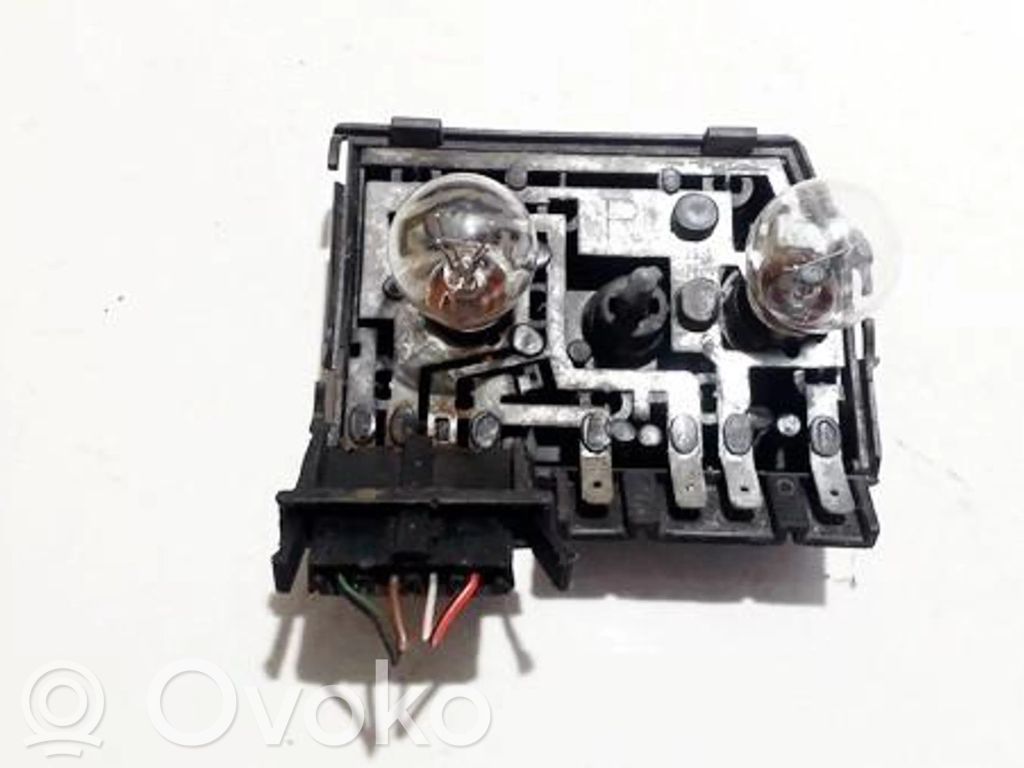 Takavalon polttimon suojan pidike   BL3158B,THK81,BL3158B