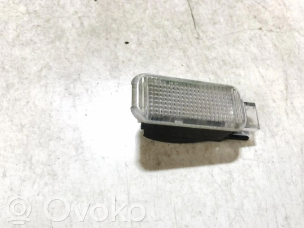 Otras luces interiores   3B0947415B,3B0947415B