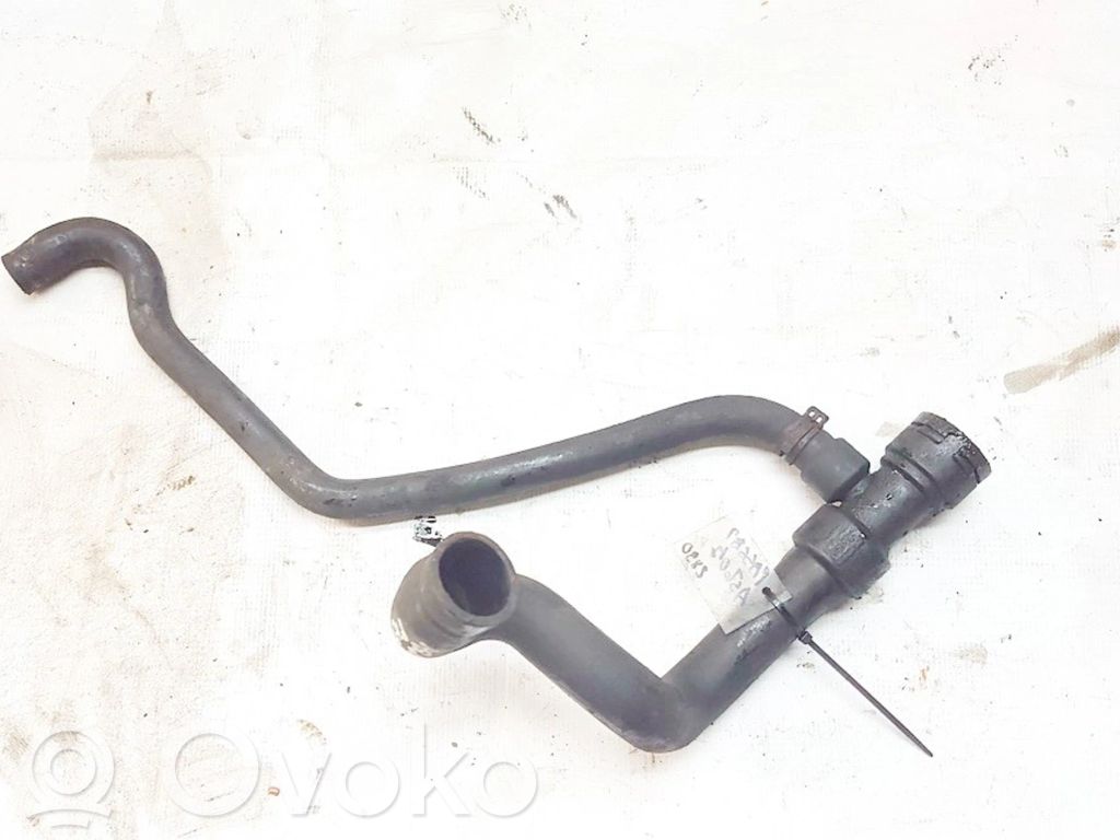 Volkswagen PASSAT B5 Przewód / Wąż chłodnicy 