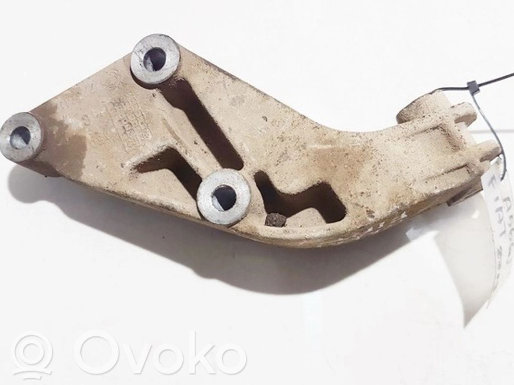 Fiat Punto (176) Moottorin kiinnikekorvake (käytetyt) 