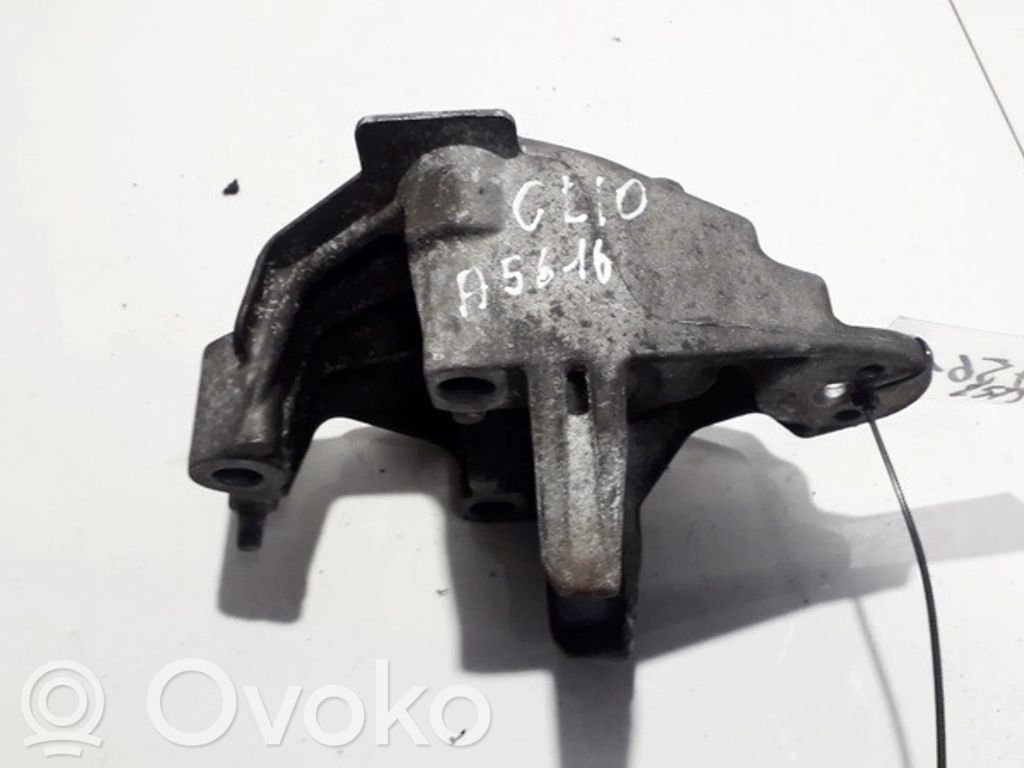 Renault Clio II Engine mount bracket 