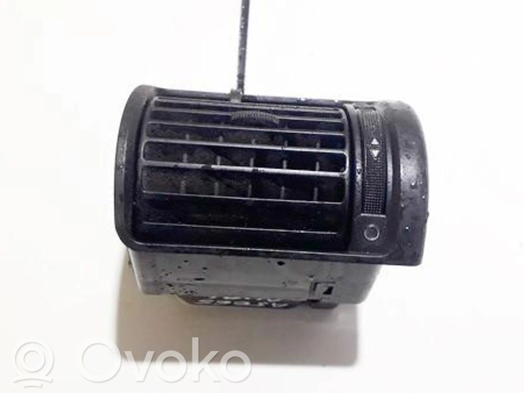 Grille d'aération centrale   8D1820901,8D1820901