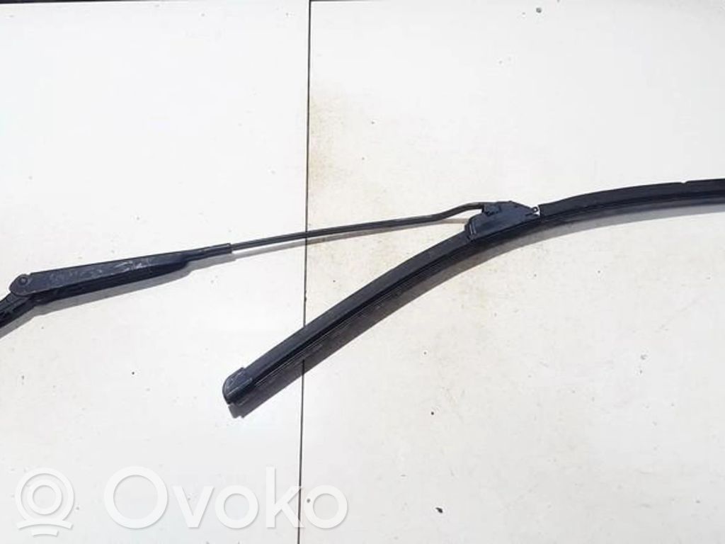 Audi A4 S4 B5 8D Wischerarm vorne 