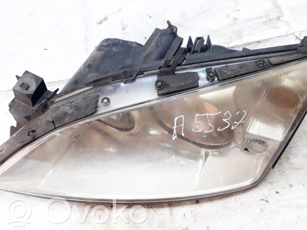 Ford Mondeo Mk III Faro/fanale 