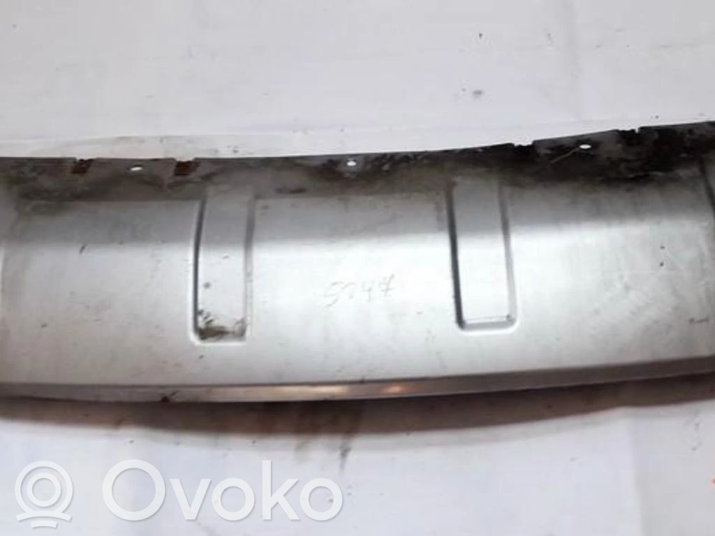 Mitsubishi Outlander Ornament bară spate 
