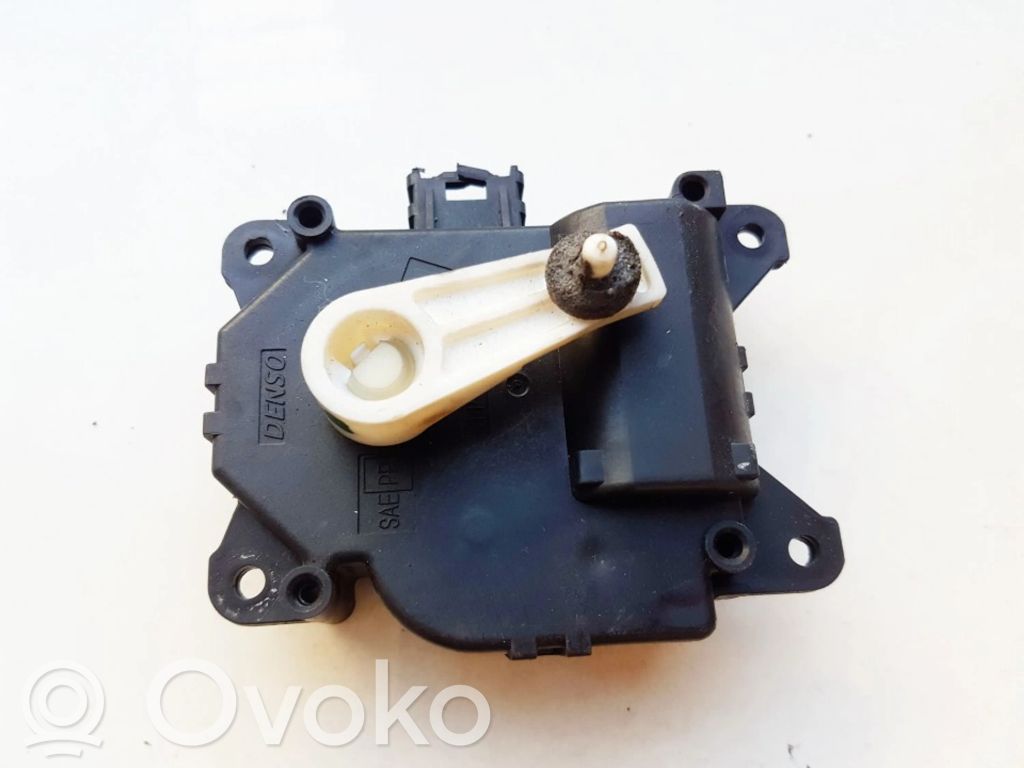 Toyota Avensis T270 Stellmotor Heizung Klima 
