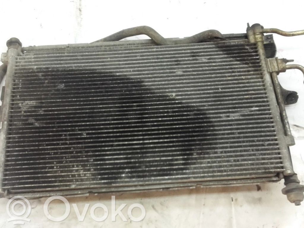 Ford Mondeo Mk III Radiatore di raffreddamento 