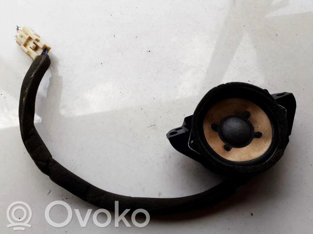 Toyota Avensis T270 Głośnik drzwi przednich 