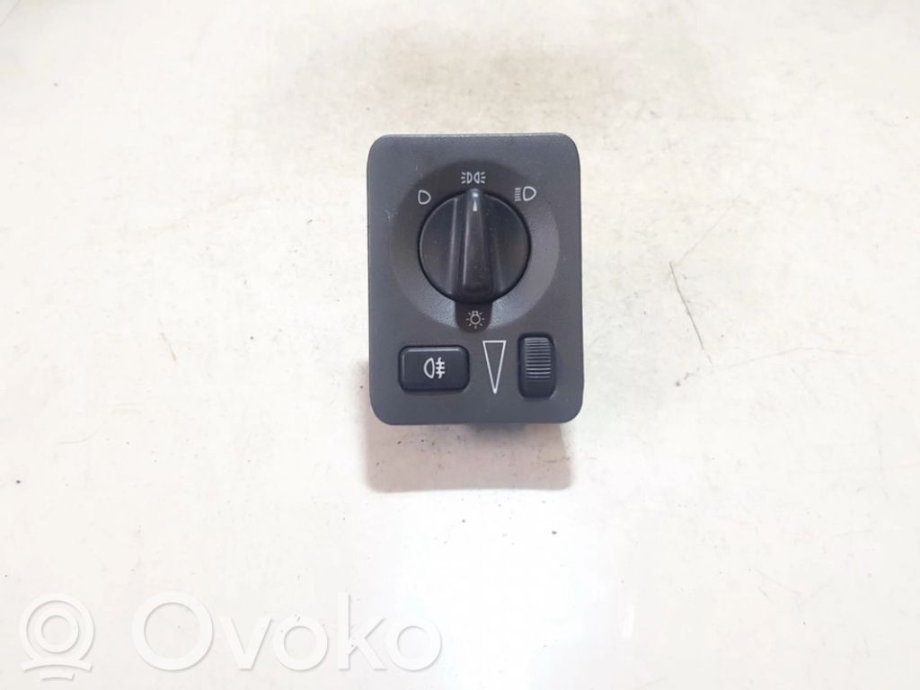 Valokatkaisija   758173,4616124,4616124,758173