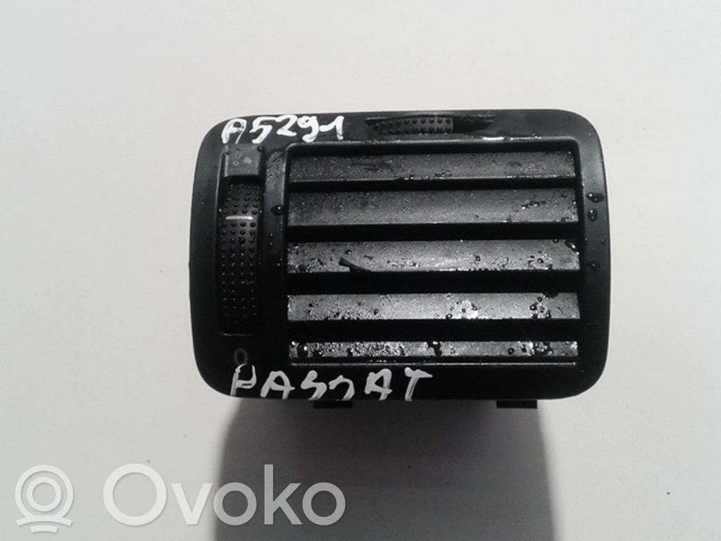 Volkswagen PASSAT B5 Griglia di ventilazione centrale cruscotto 