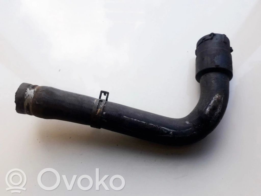 Audi A4 S4 B5 8D Tubo flessibile del liquido di raffreddamento del motore 