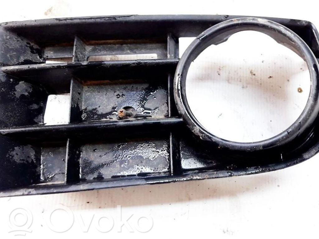 Volkswagen Golf V Unteres Gitter dreiteilig vorne