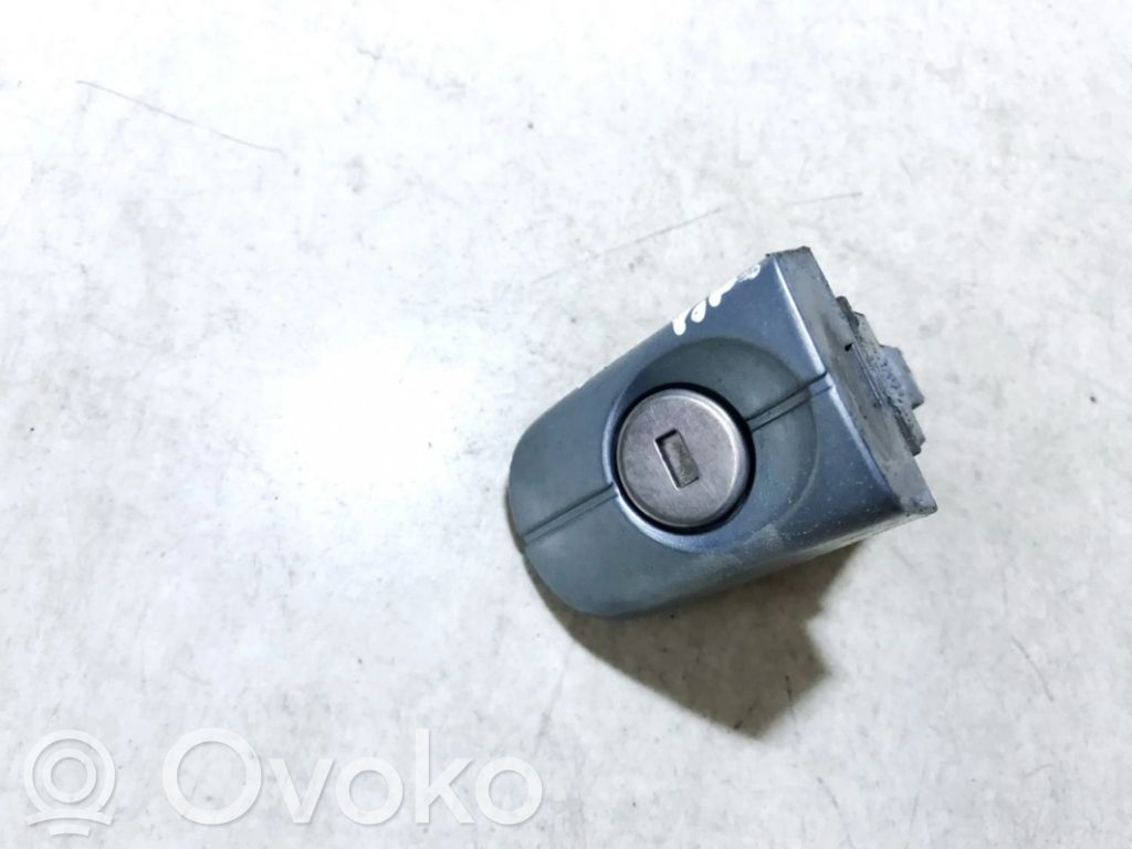 Ford Focus C-MAX Broască ușă față (lângă mâner) 