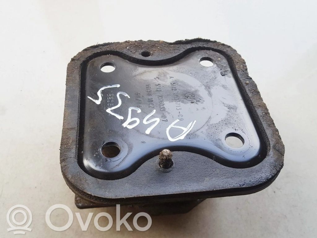 BMW 5 E60 E61 Galinis laikiklis bamperio 
