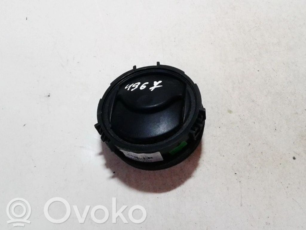 Nissan Juke I F15 Copertura griglia di ventilazione laterale cruscotto