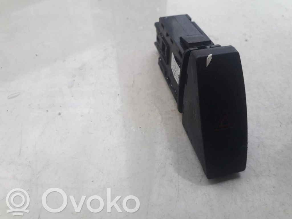Mazda 6 Botón interruptor de luz de peligro 
