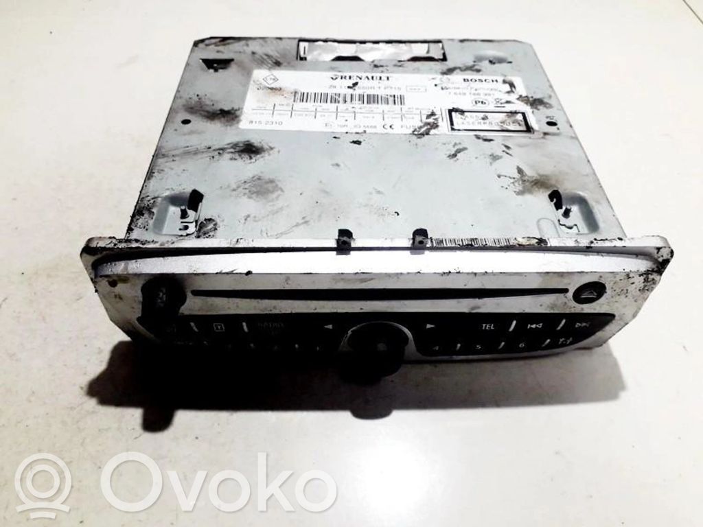Renault Megane III Panel / Radioodtwarzacz CD/DVD/GPS 