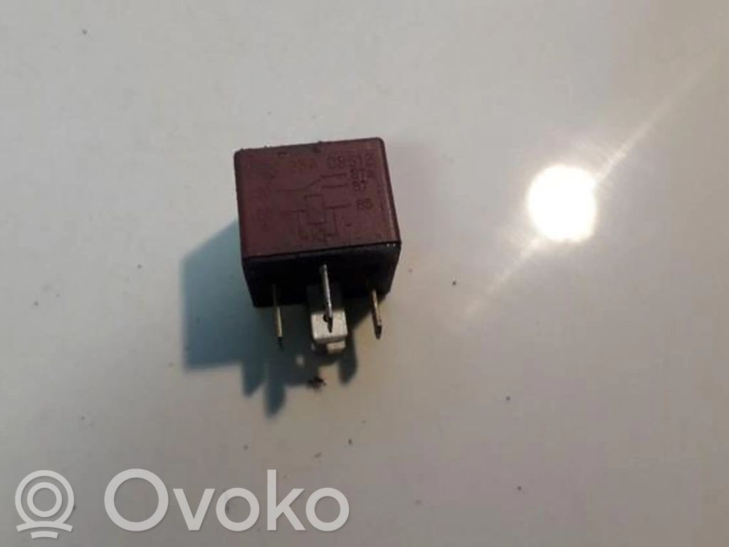 Alte relee   12V25A03612,12V25A03612