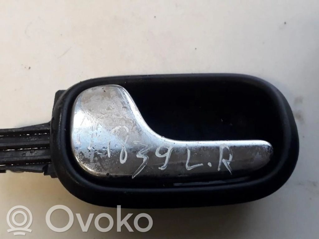 Manecilla interna puerta trasera   8D0839019,8D0839019