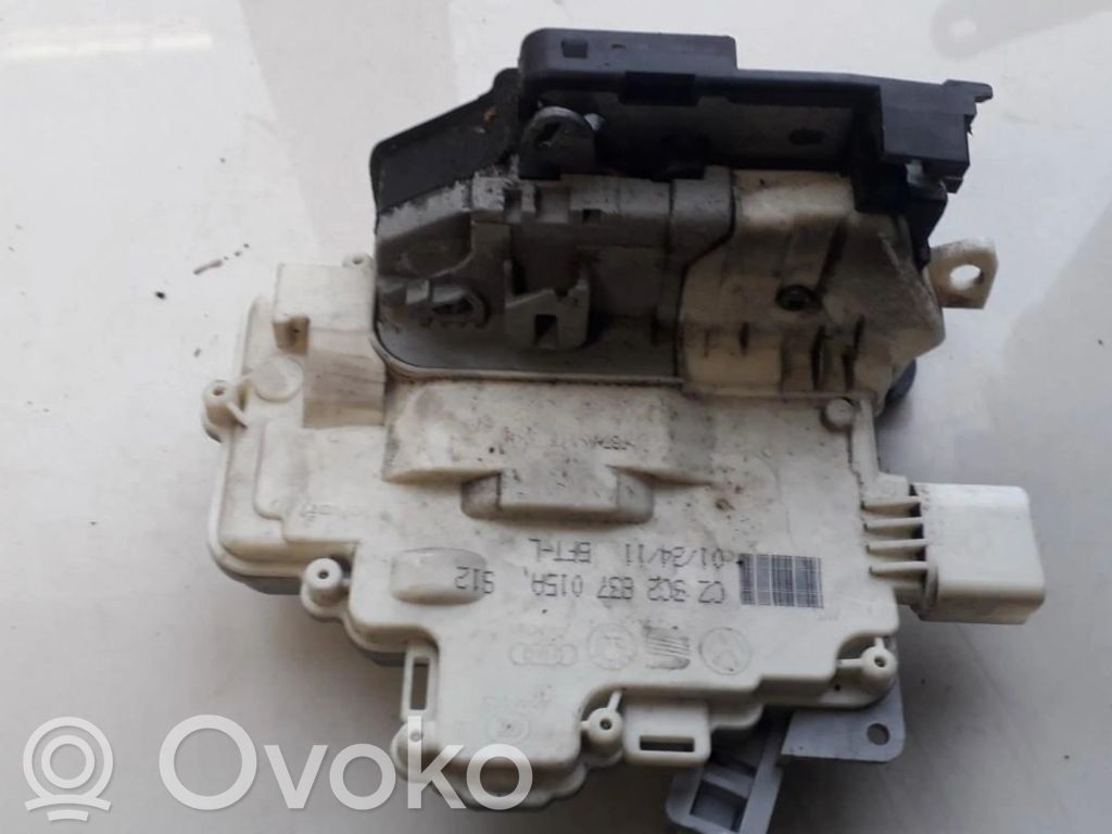 Volkswagen PASSAT B7 Serrure de porte avant 