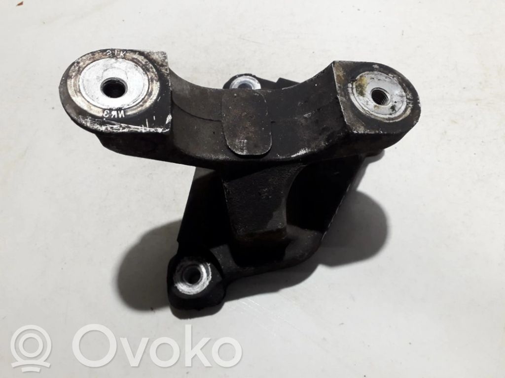 Honda CR-V Engine mounting bracket 