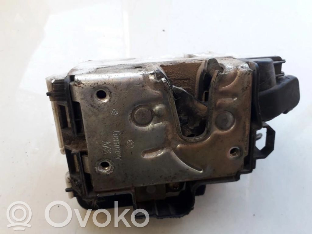 Volkswagen Golf III Etuoven lukko 