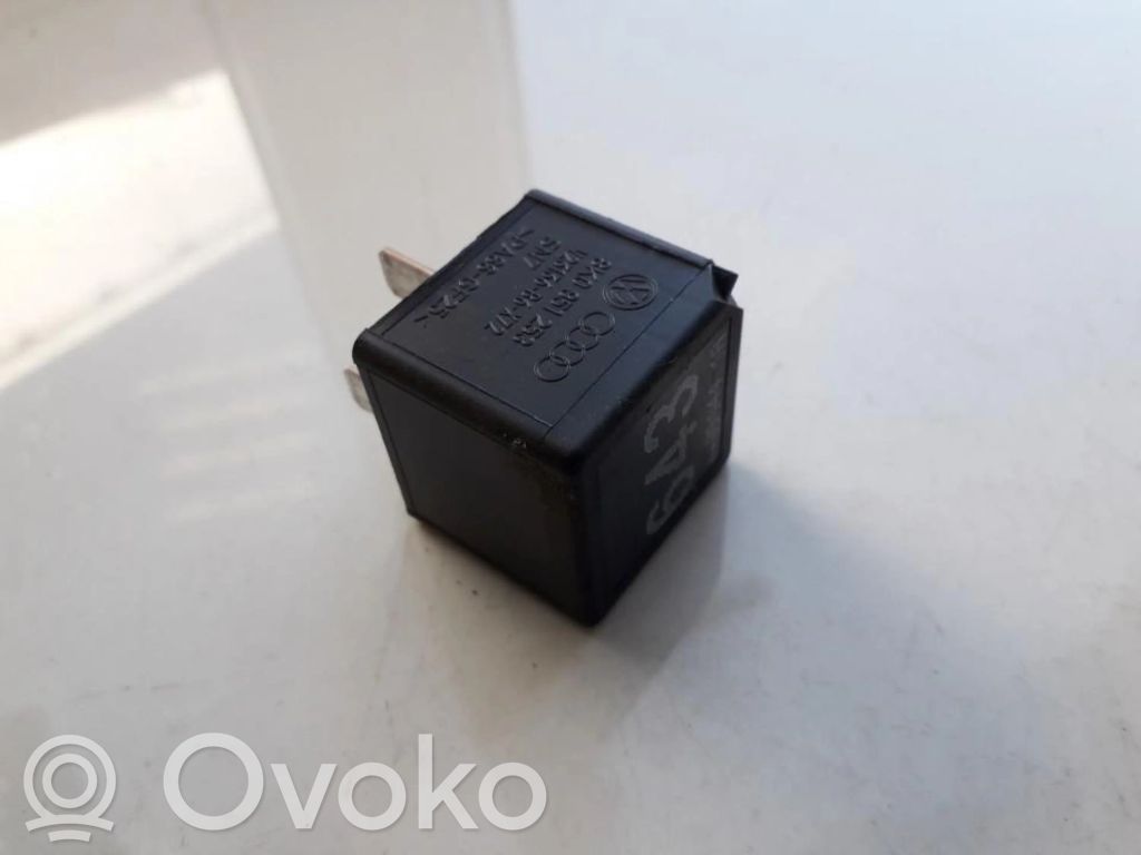 Inne przekaźniki   8K0951253,8K0951253