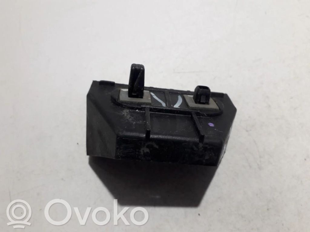 Toyota Avensis T250 Support de pare-chocs arrière 