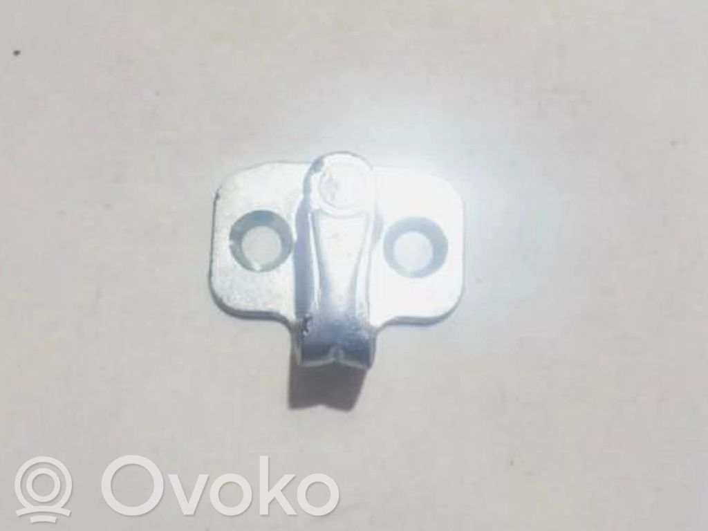 Chevrolet Captiva Rygiel zamka drzwi tylnych 