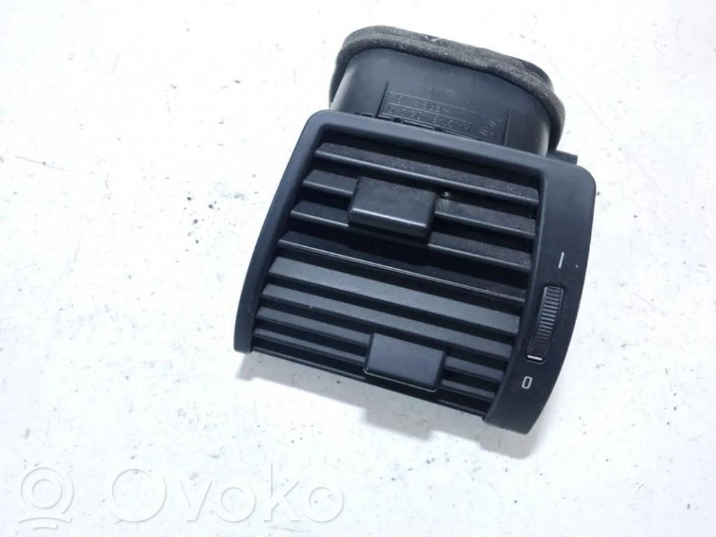 Grille d'aération centrale   64228402215,64228402215,64228402215,64228402215