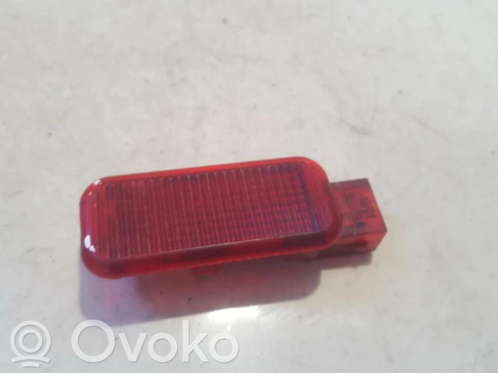 Audi A6 S6 C5 4B Luz interna puerta trasera 