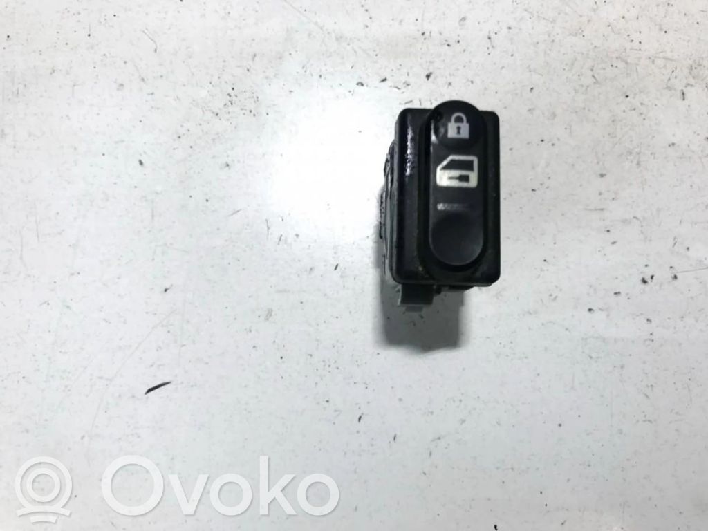 Nissan Qashqai Przycisk centralnego zamka 