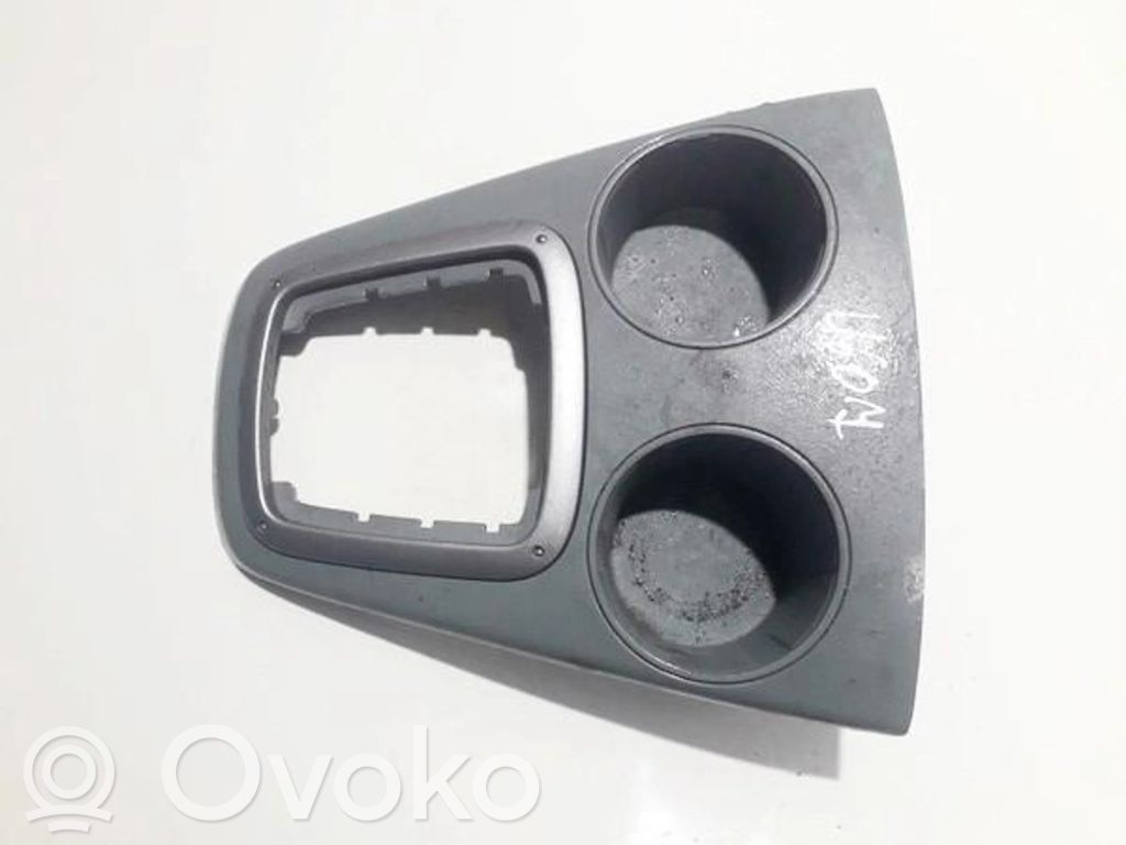 Mazda 2 Держатель чашки 