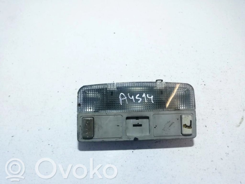 Etuistuimen valo   8D0947111,8D0947111