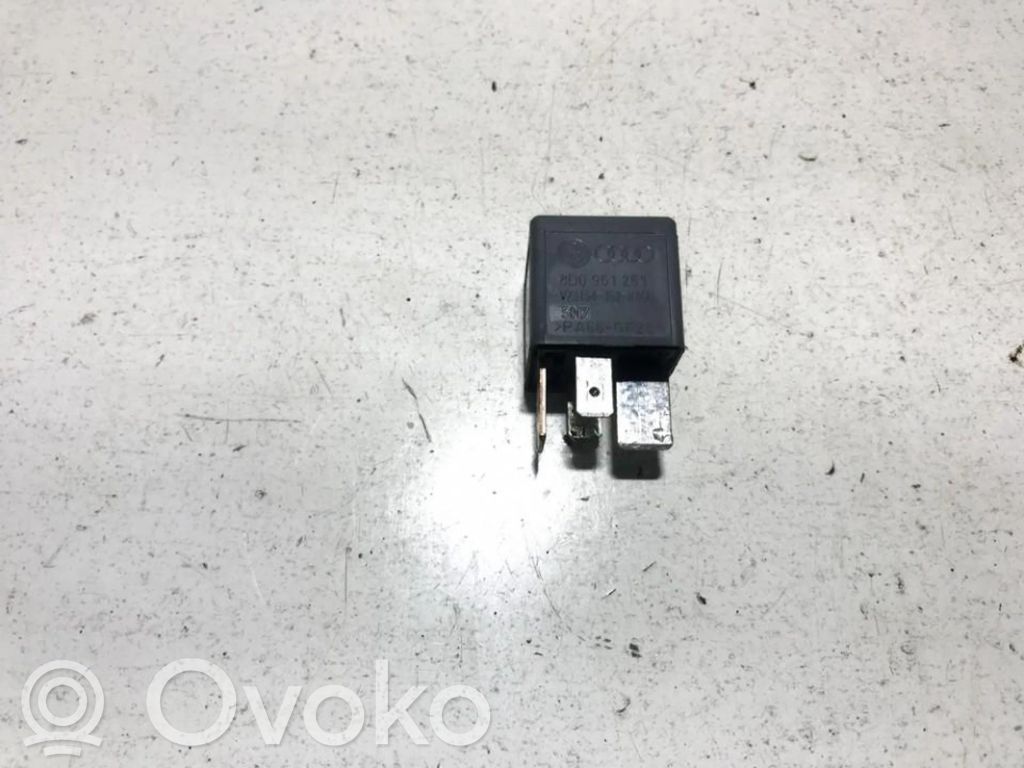 Audi A4 S4 B6 8E 8H Altri relè