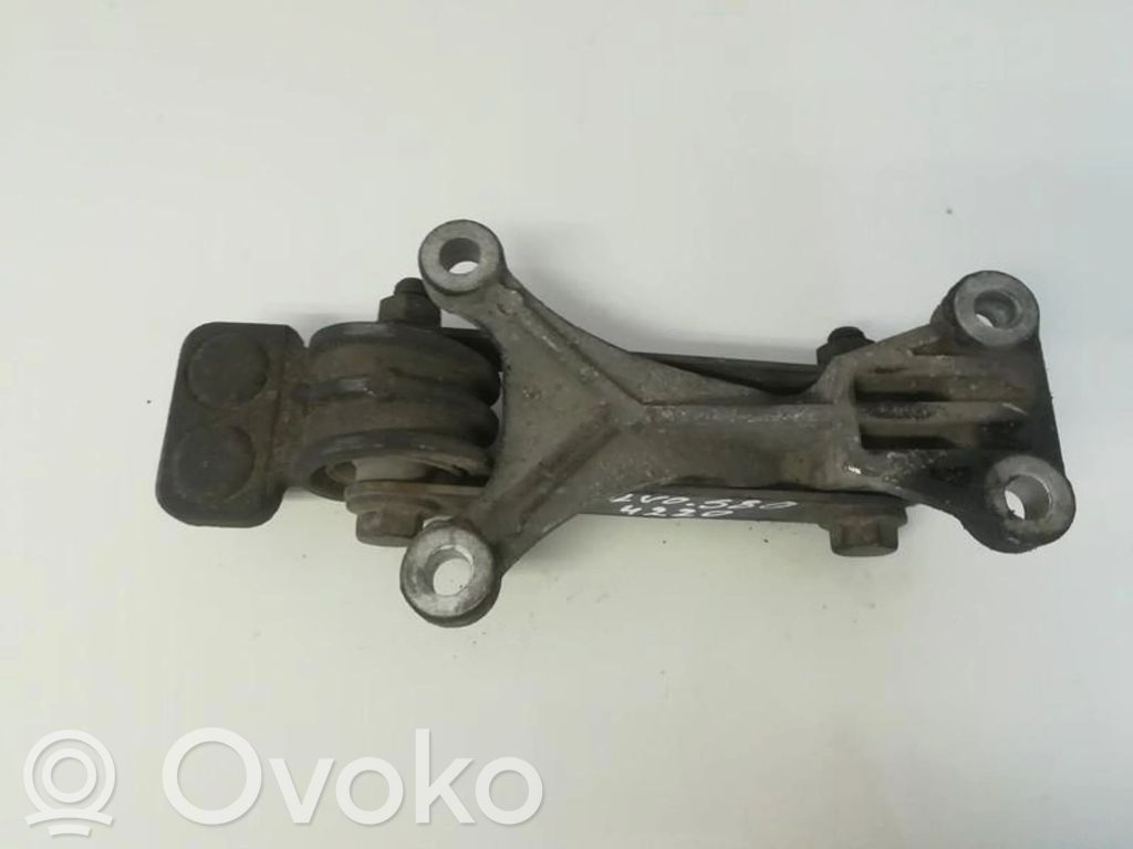Volvo S80 Moottorin kiinnikekorvake 