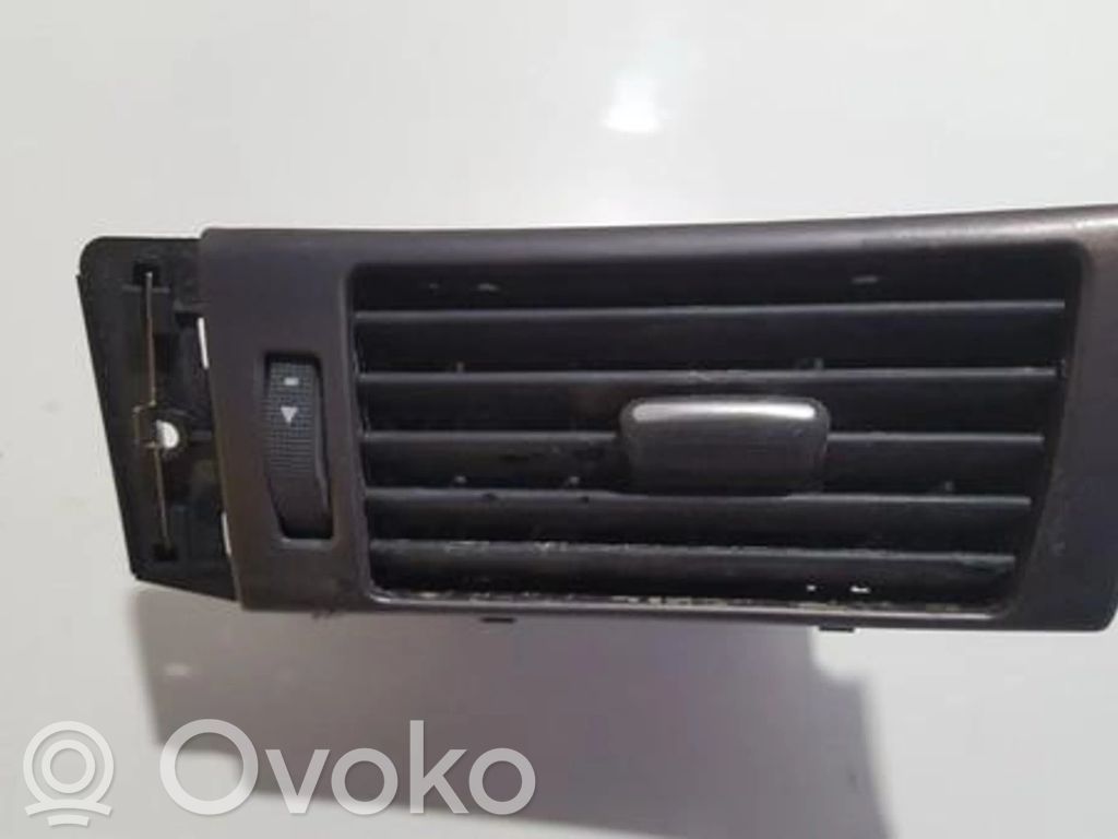 Audi A6 S6 C5 4B Dysze / Kratki środkowego nawiewu deski rozdzielczej 
