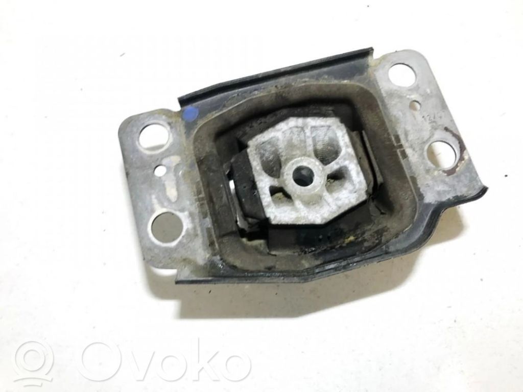 Ford Galaxy Engine mount bracket 