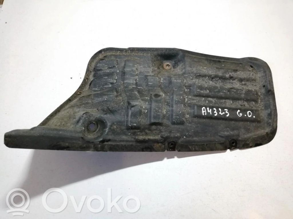 Mitsubishi Grandis Pare-boue arrière 