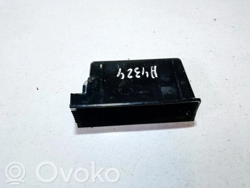 Cendrier   3C0863077,318230100,318230100,3C0863077