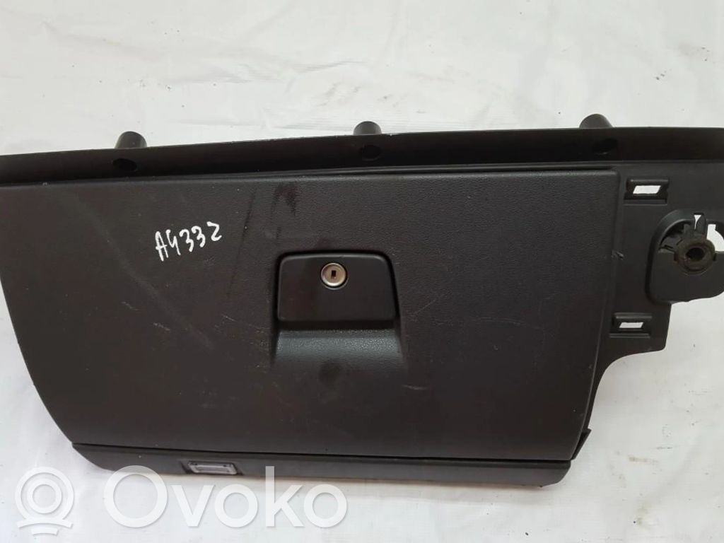 Volvo V50 Daiktadėžė 