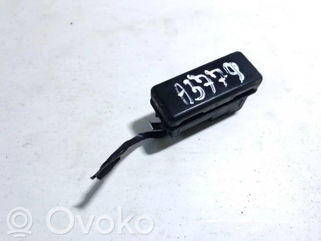 BMW 5 E39 Botón interruptor de luz de peligro 