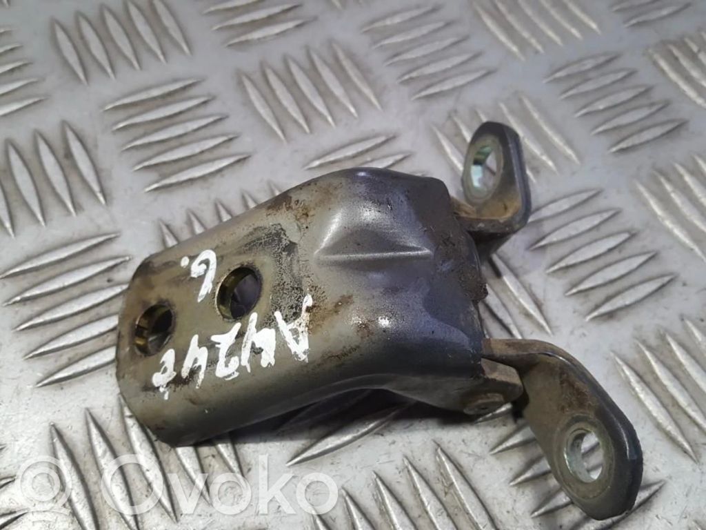Nissan Note (E11) Balama inferioară ușă spate