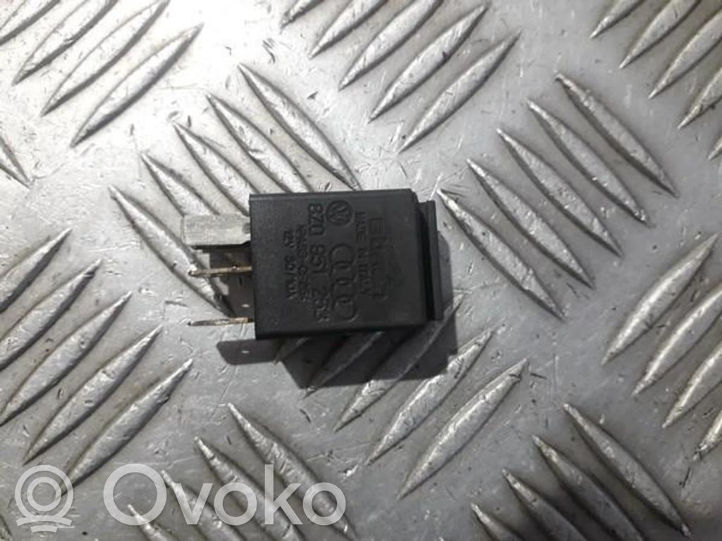 Otros relés   8Z0951253,PA88GF25,8Z0951253,PA88GF25